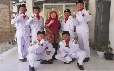 Siswa MA Al Al Ihsan Siap Bertugas di HUT RI ke 78 sebagai Anggota Paskibra